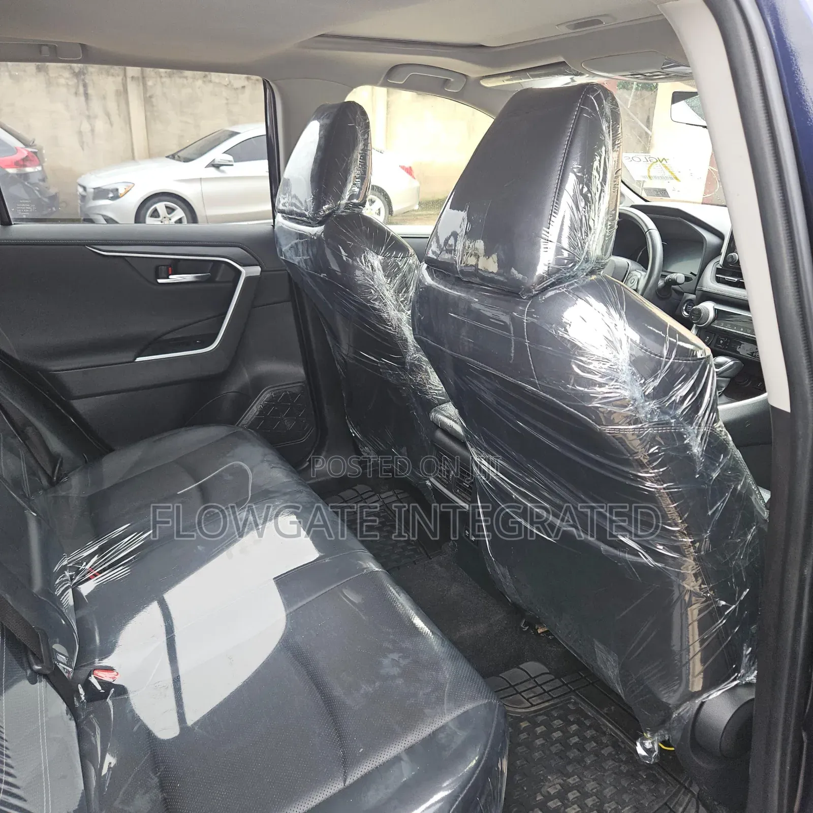 Toyota RAV4 Limited 2021 Blue