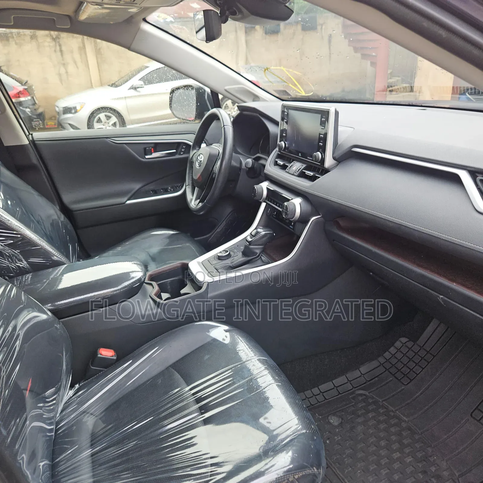Toyota RAV4 Limited 2021 Blue