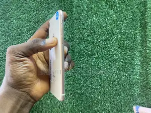 Apple iPhone 8 64 GB Gold