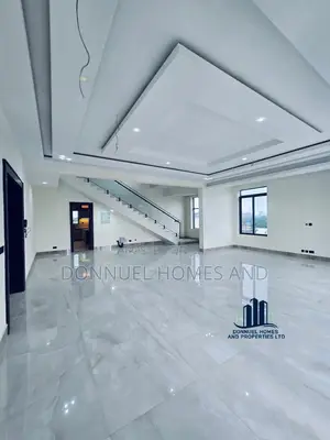 5bdrm Penthouse in Ikoyi for sale