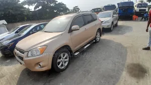 Toyota RAV4 Limited 4x4 2009 Gold
