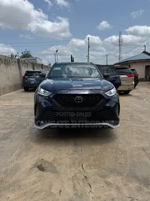 Toyota Highlander XSE 2022 Blue
