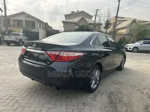Toyota Camry SE 4dr Sedan (2.5L 4cyl 6A) 2016 Blue