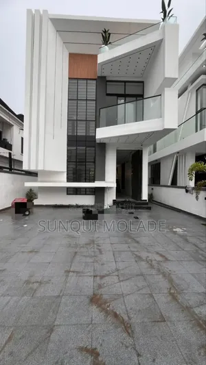 5bdrm Duplex in Chevron for sale