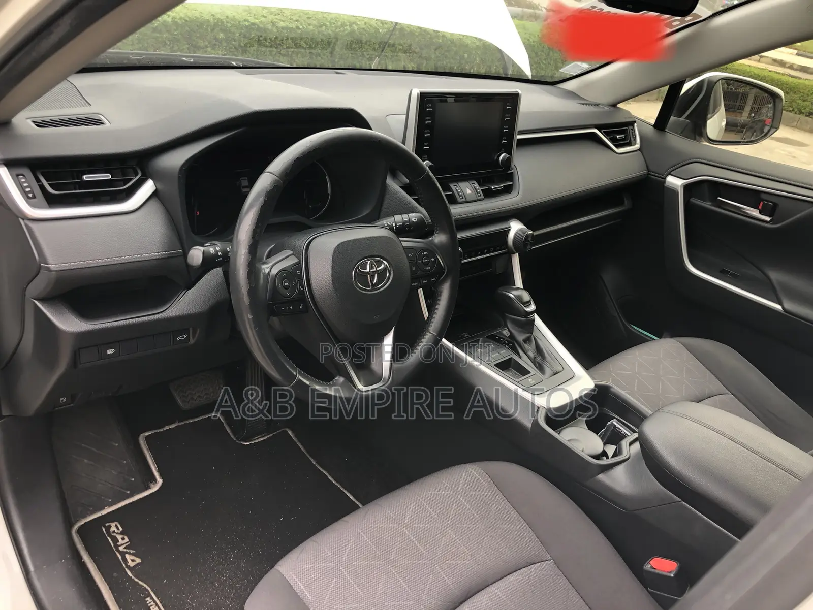 Toyota RAV4 2019 White