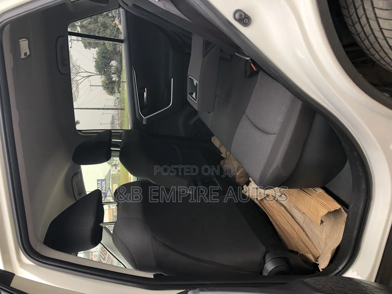 Toyota RAV4 2019 White