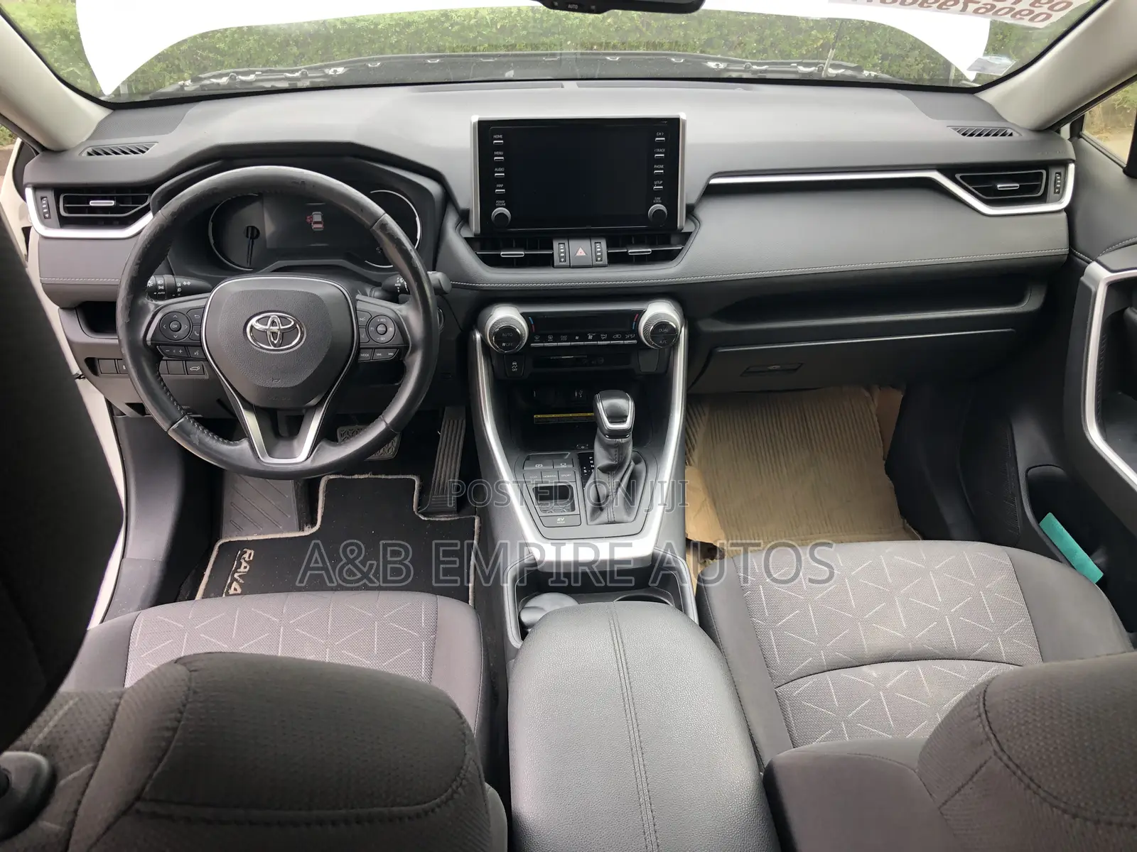 Toyota RAV4 2019 White