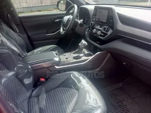 Toyota Highlander XLE AWD 2023 Burgundy