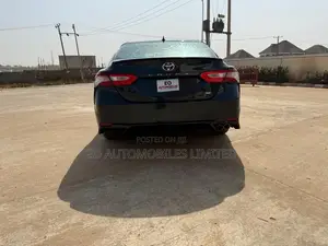 Toyota Camry SE FWD 2020 Green