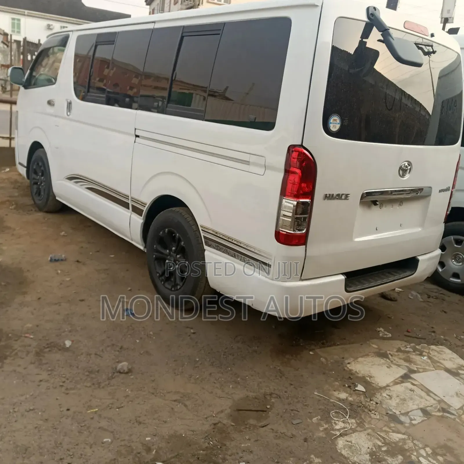 Toyota HiAce 2016 White