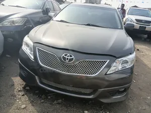 Toyota Camry SE 4dr Sedan (2.5L 4cyl 6AM) 2010 Gray
