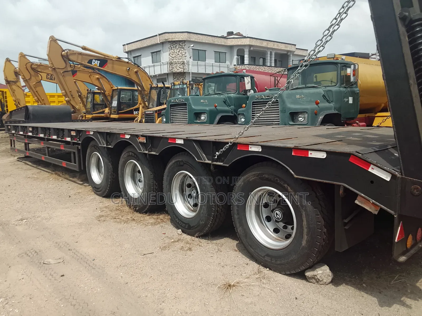 Lowbed 100 Tons Back Loading