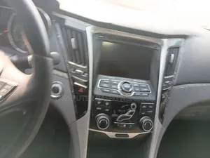 Hyundai Sonata Limited 2.0T Sedan (2.0L 4cyl 6A) 2012 Blue