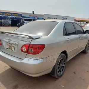 Toyota Corolla LE 2004 Silver