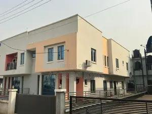 4bdrm Duplex in Queen'S Garden, Ifo for sale