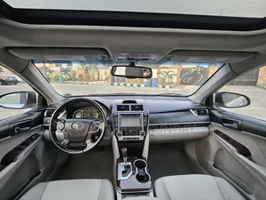 Toyota Camry XLE V6 4dr Sedan (3.5L 6cyl 6A) 2012 Silver