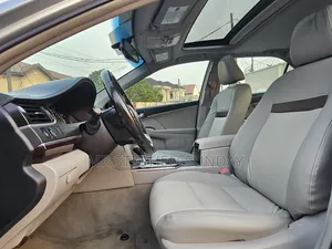 Toyota Camry XLE V6 4dr Sedan (3.5L 6cyl 6A) 2012 Silver