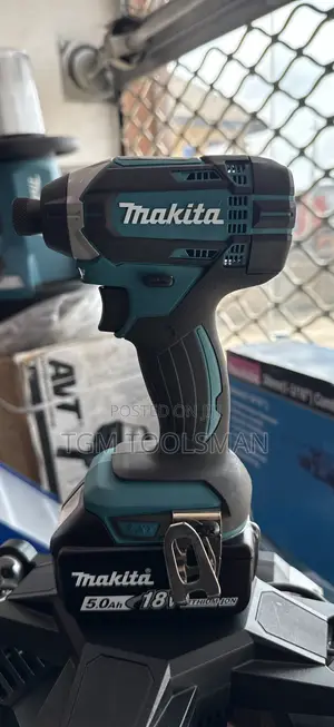 Makita Xdt11 18v Cordless Impact Driver.