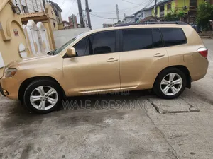 Toyota Highlander Sport 2010 Gold