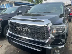 Toyota Sequoia Platinum 4x4 2018 Black