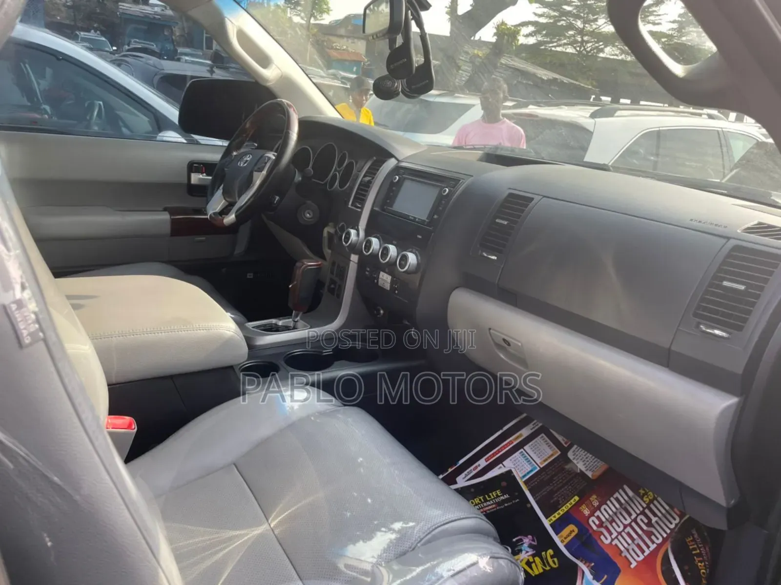 Toyota Sequoia Platinum 4x4 2018 Black