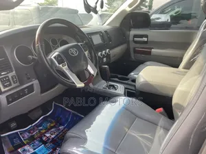 Toyota Sequoia Platinum 4x4 2018 Black