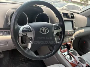Toyota Highlander Limited 2011 Black
