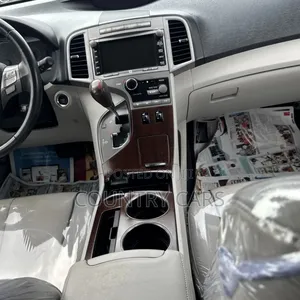 Toyota Venza V6 AWD 2011 Silver