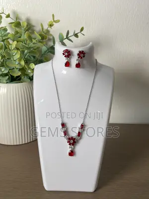 Stunning Ruby Red Floral Jewelry Set – Silver Necklace Earrings