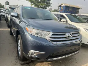 Toyota Highlander Limited 3.5l 4WD 2013 Blue