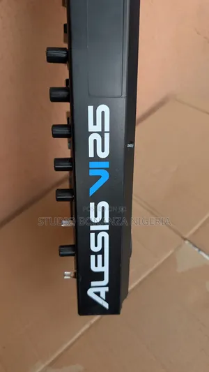 Alesis Vi25 Studio Midi Keyboard