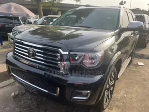 Toyota Sequoia Platinum 4dr SUV (5.7L 8cyl 6A) 2013 Black