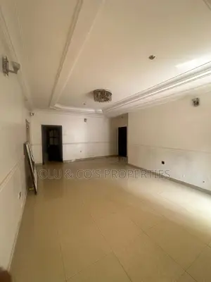 3bdrm Block of Flats in Residential Area, Apo District for rent