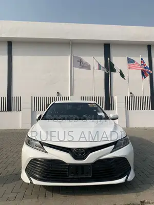 Toyota Camry 2020 White