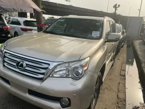 Lexus GX 460 Base 2013 Gold