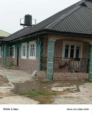 5bdrm Bungalow in Isasi Ibeshe for sale