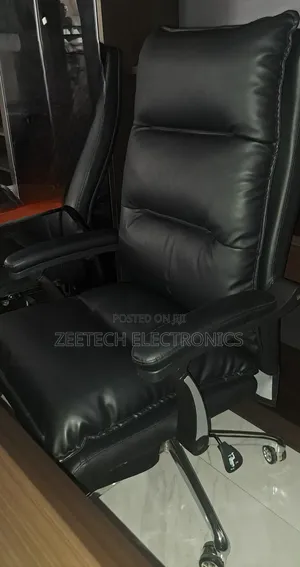 Cushioned Executive Leather Office Chair