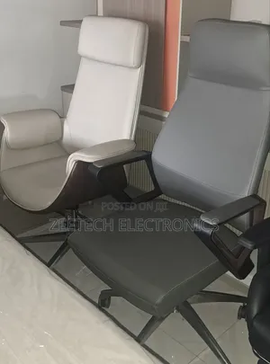 Executive High-Back Leather Swivel Office Chair.