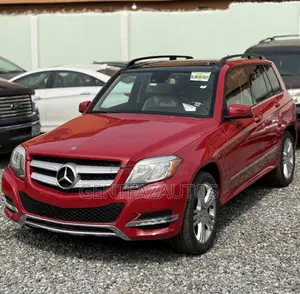 Mercedes-Benz GLK-Class Base GLK 350 4dr AWD 4MATIC (3.5L 6cyl 7A) 2015