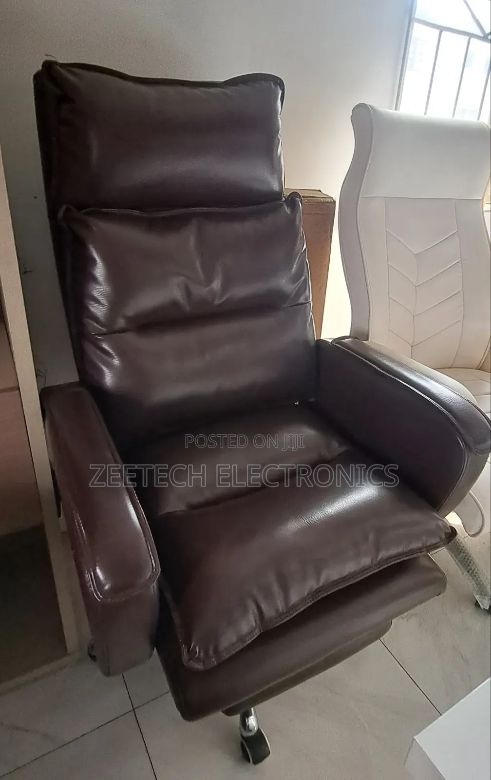 Executive Office High Back Chair With Leg Rest