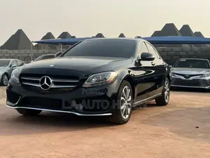 Mercedes-Benz C300 2017 Black