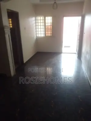 3bdrm Block of Flats in Igbojia Estate, Elemoro for rent