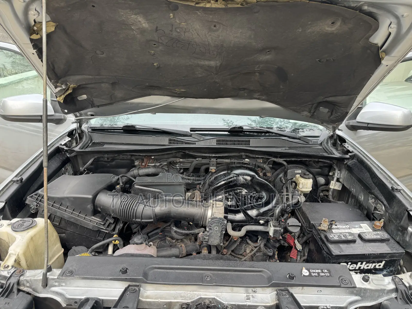 Toyota Tacoma SR5 2017 Silver