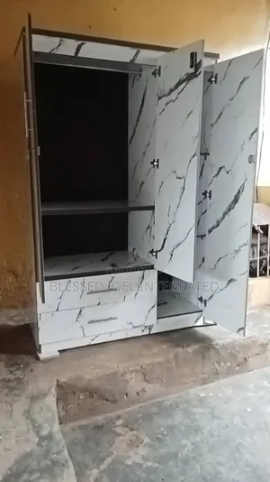 Unique Wordrob