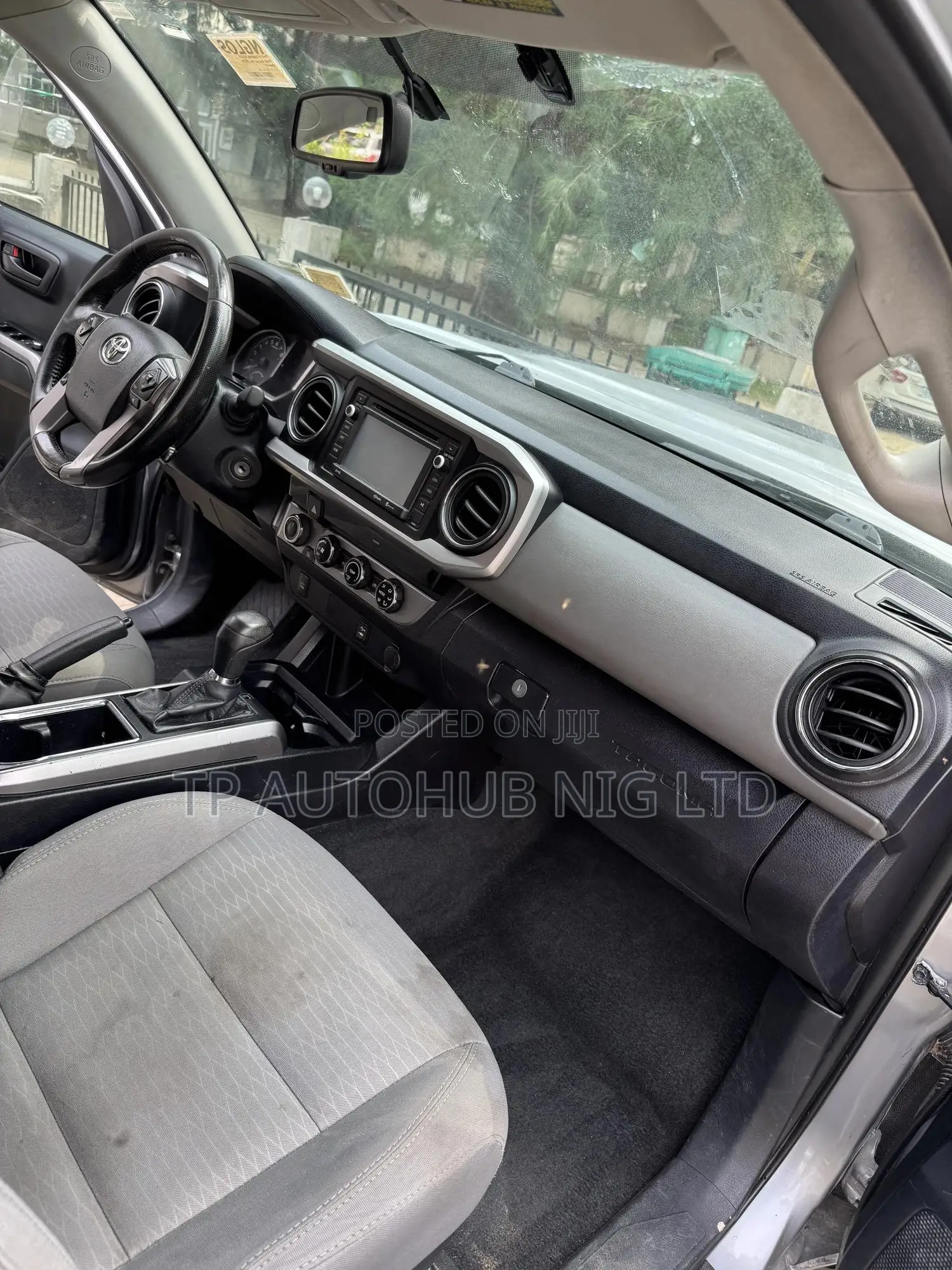 Toyota Tacoma SR5 2017 Silver