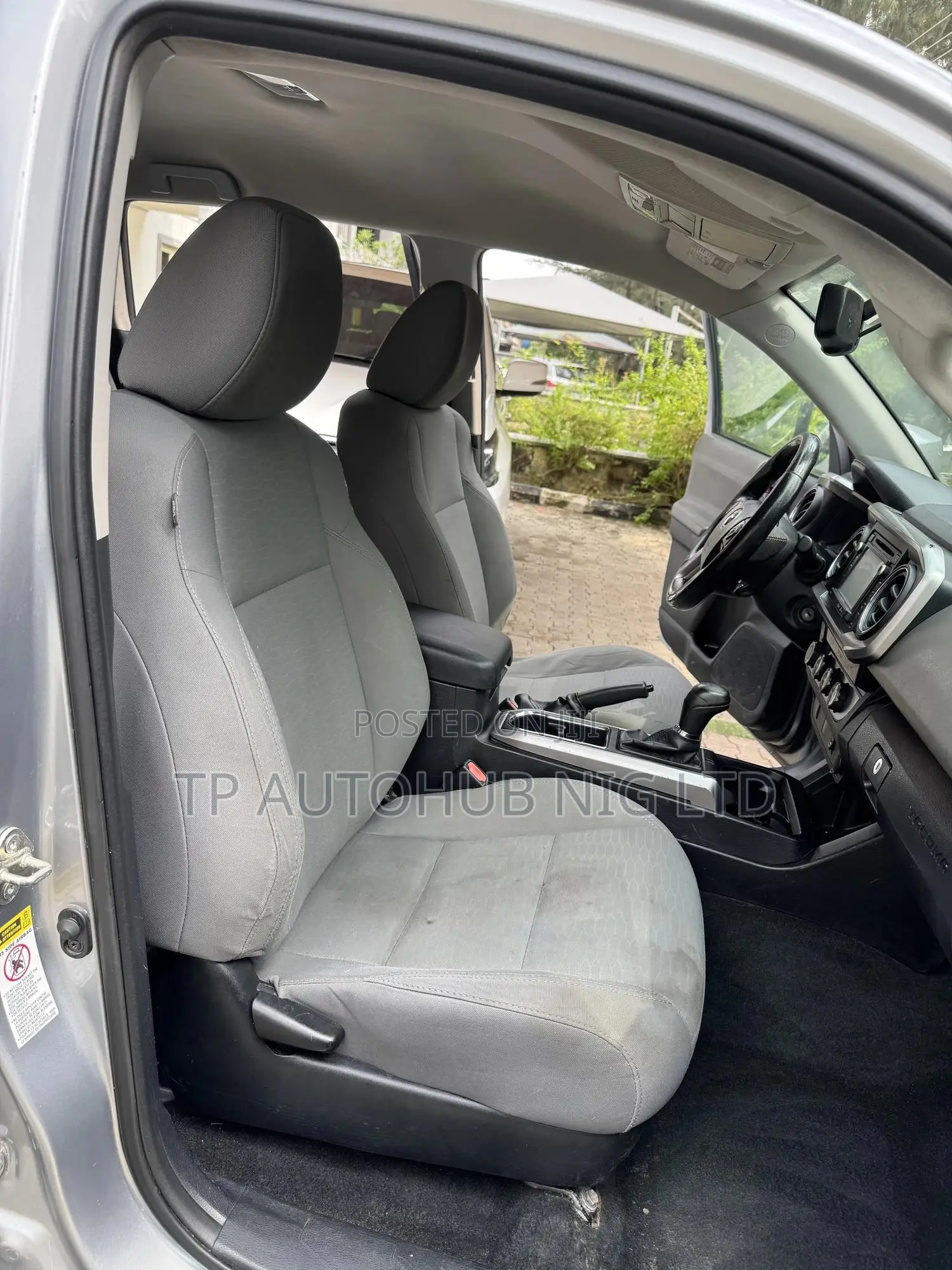 Toyota Tacoma SR5 2017 Silver
