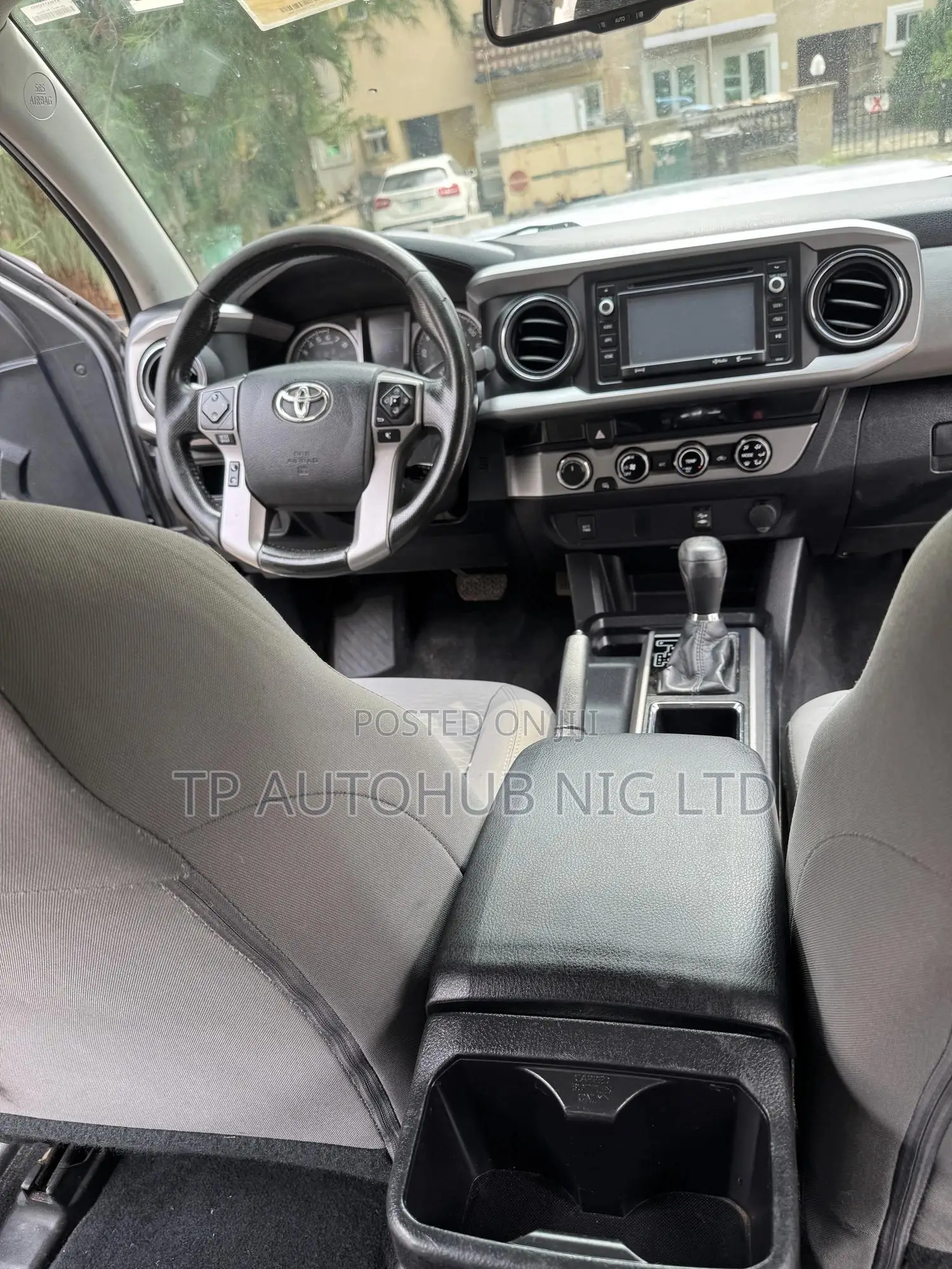 Toyota Tacoma SR5 2017 Silver