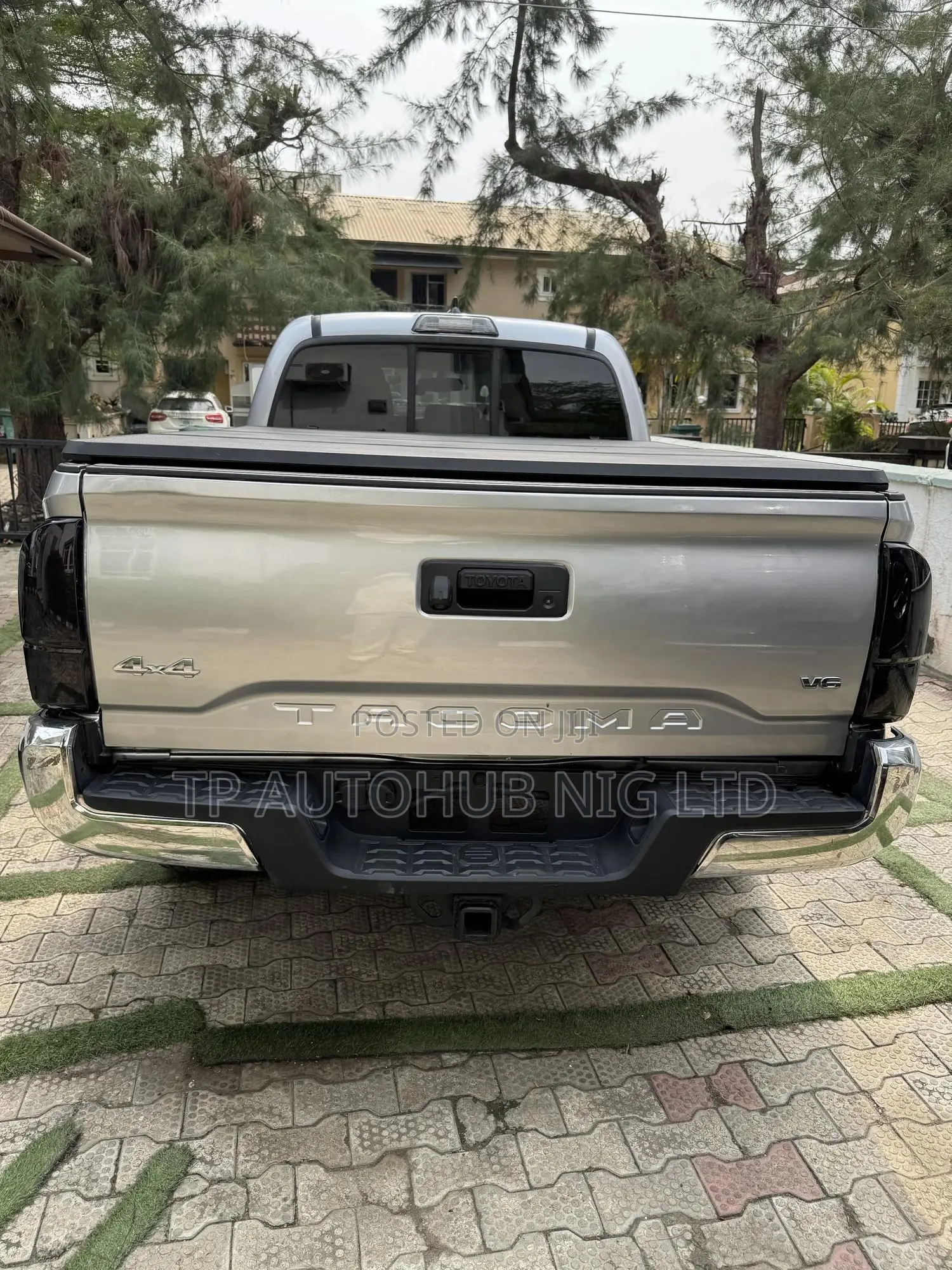 Toyota Tacoma SR5 2017 Silver