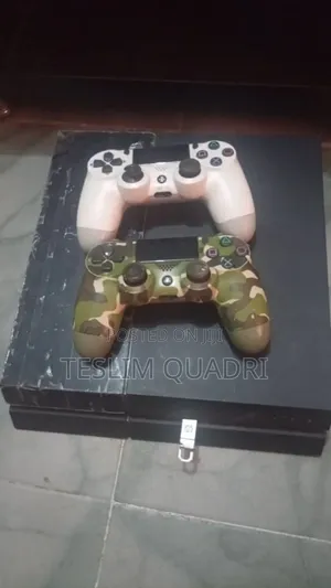 Hacked Playstation 4 With 2 Pads. 1 Terabytes With 15 Installed Games