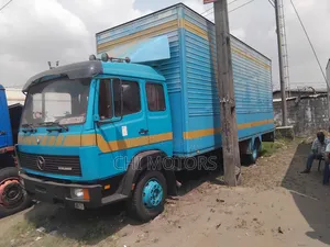 Mercedes 1320 Truck 30fit Container